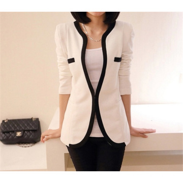 Style coréen Mode Slim Fitting Black White Women Manteau à un bouton